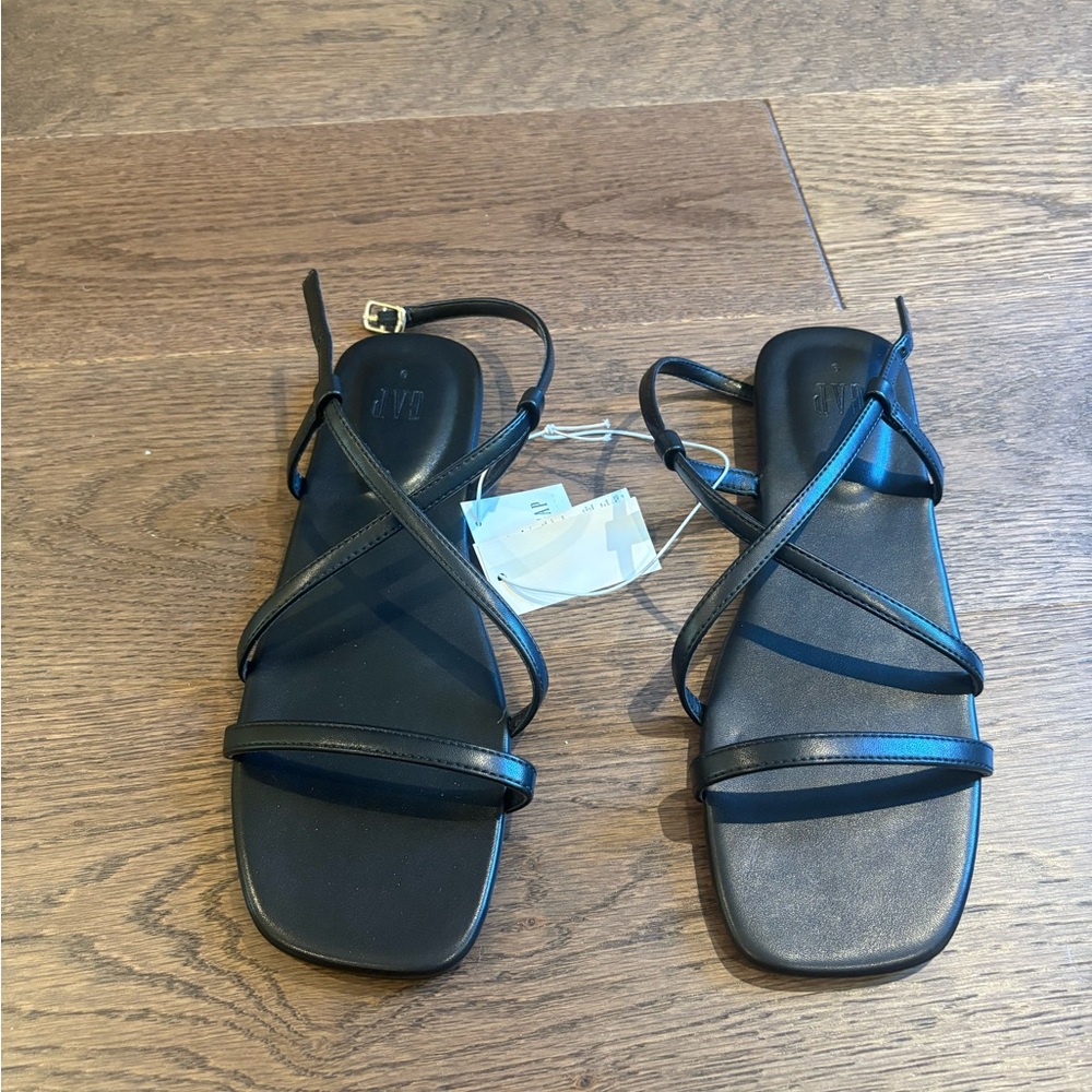 GAP Black Strappy Sandals NWT!